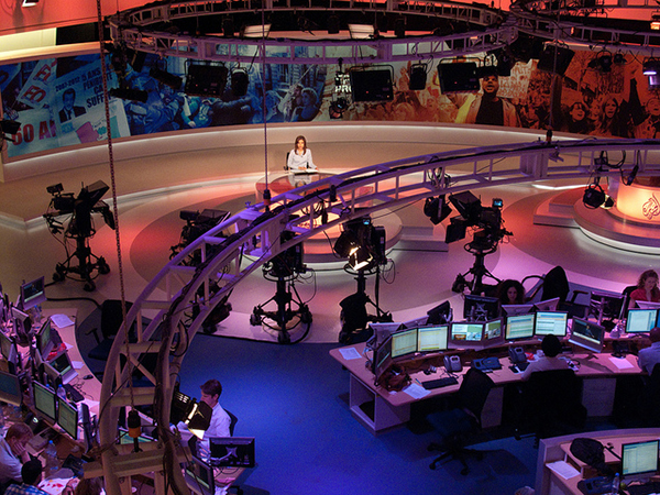 写真5：アルジャジーラのニュースルーム（al jazeera english newsroom）