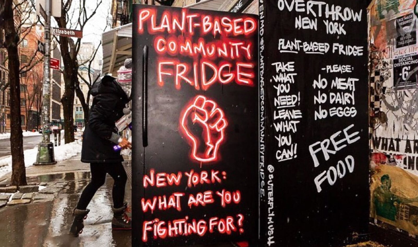 写真）NY市内初となるヴィーガンのためのコミュニティフリッジ「Overthrow Community Fridge」
