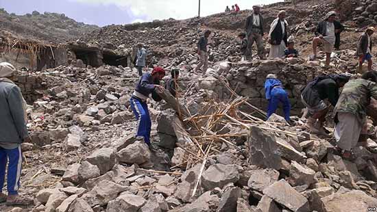 写真5：連合軍の空爆で破壊されたイエメンの村 ハジャール・アウカイッシュ（2015年4月）