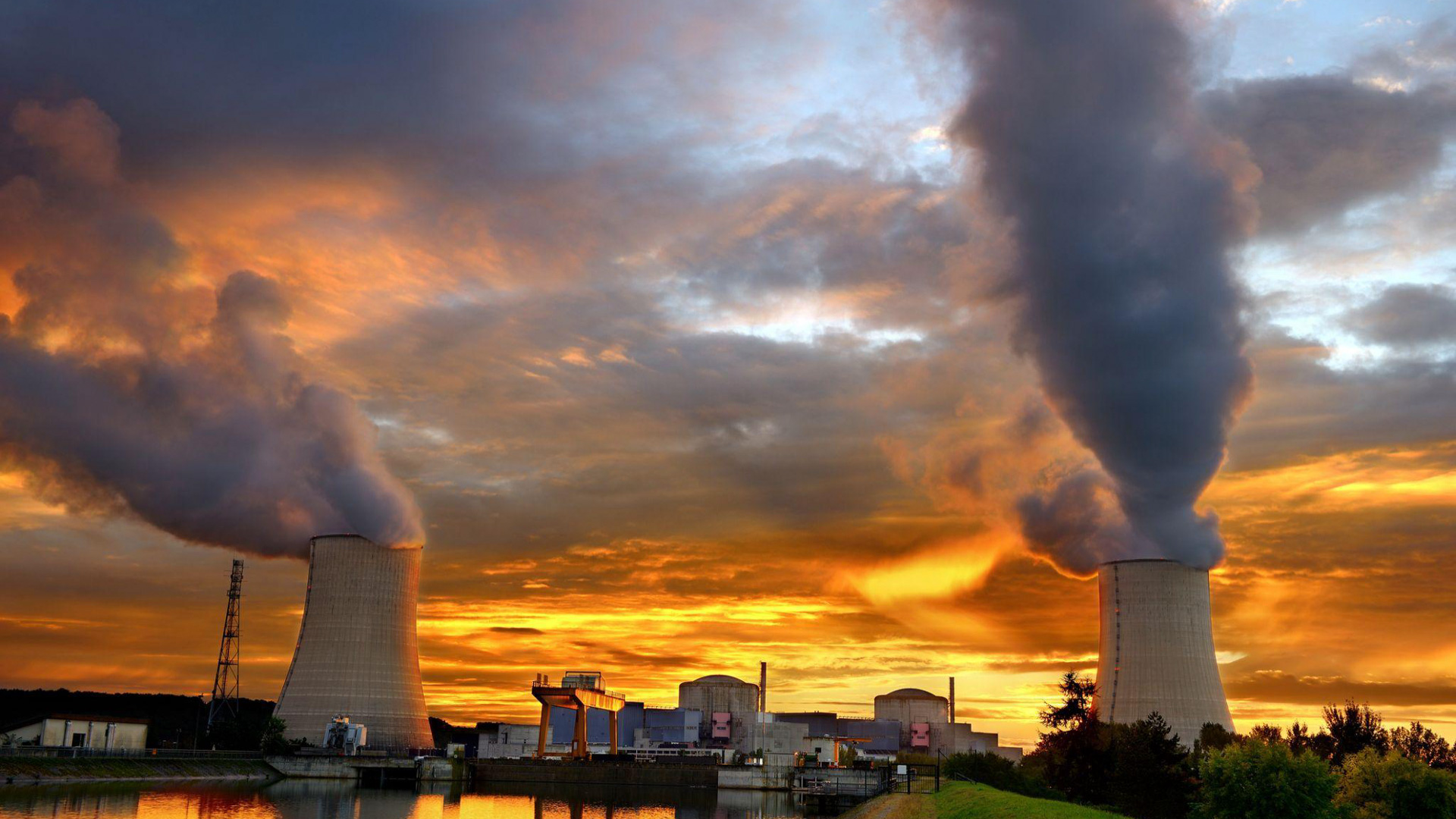 迫る「原子力の崖」:日本経済を脅かすエネルギー危機の構造と対策