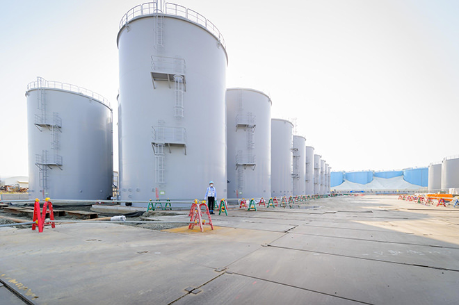 浄化処理をした水を貯めているタンク。約900基のタンクのうち1割は組み立て型、9割は溶接型。