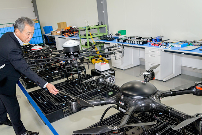 写真）無線ヘリコプター（UAV ：Unmanned Aerial Vehicle) 通称：ドローン