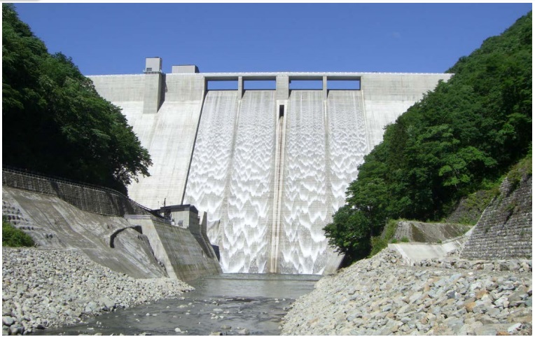 図） 湯西川ダム（所在地 ： 栃木県）