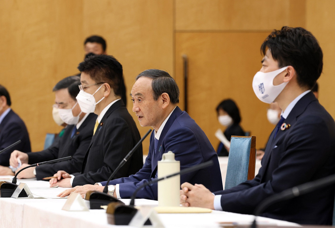 写真）新たなCO2削減目標を打ち出した菅前総理