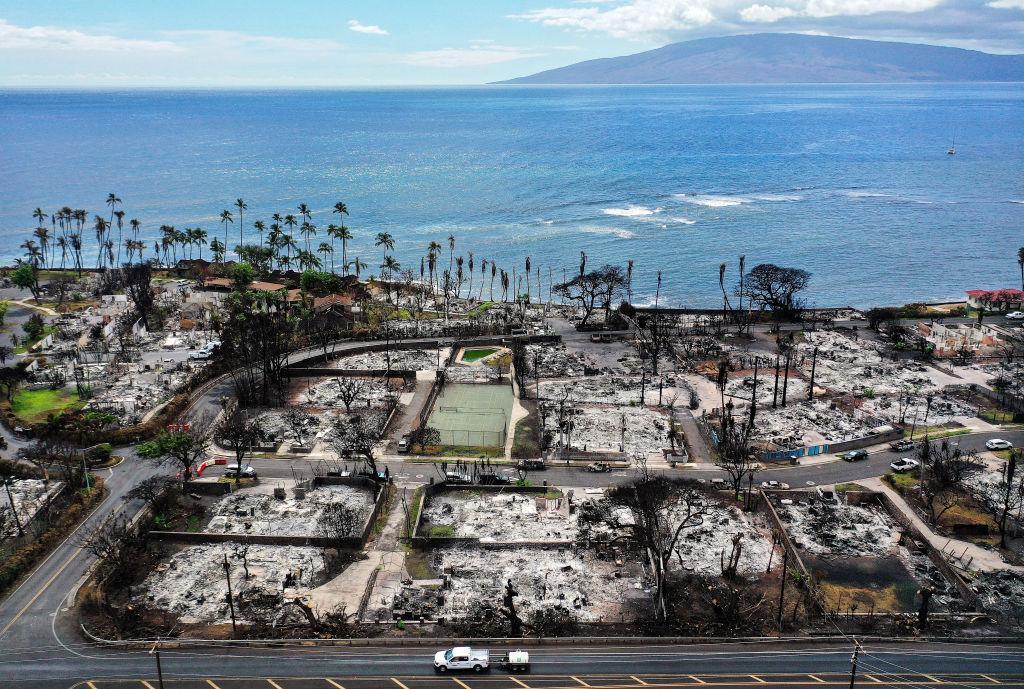 写真）灰燼に帰したマウイ島西部ラハイナ地区　2023年10月9日　ハワイ州ラハイナ