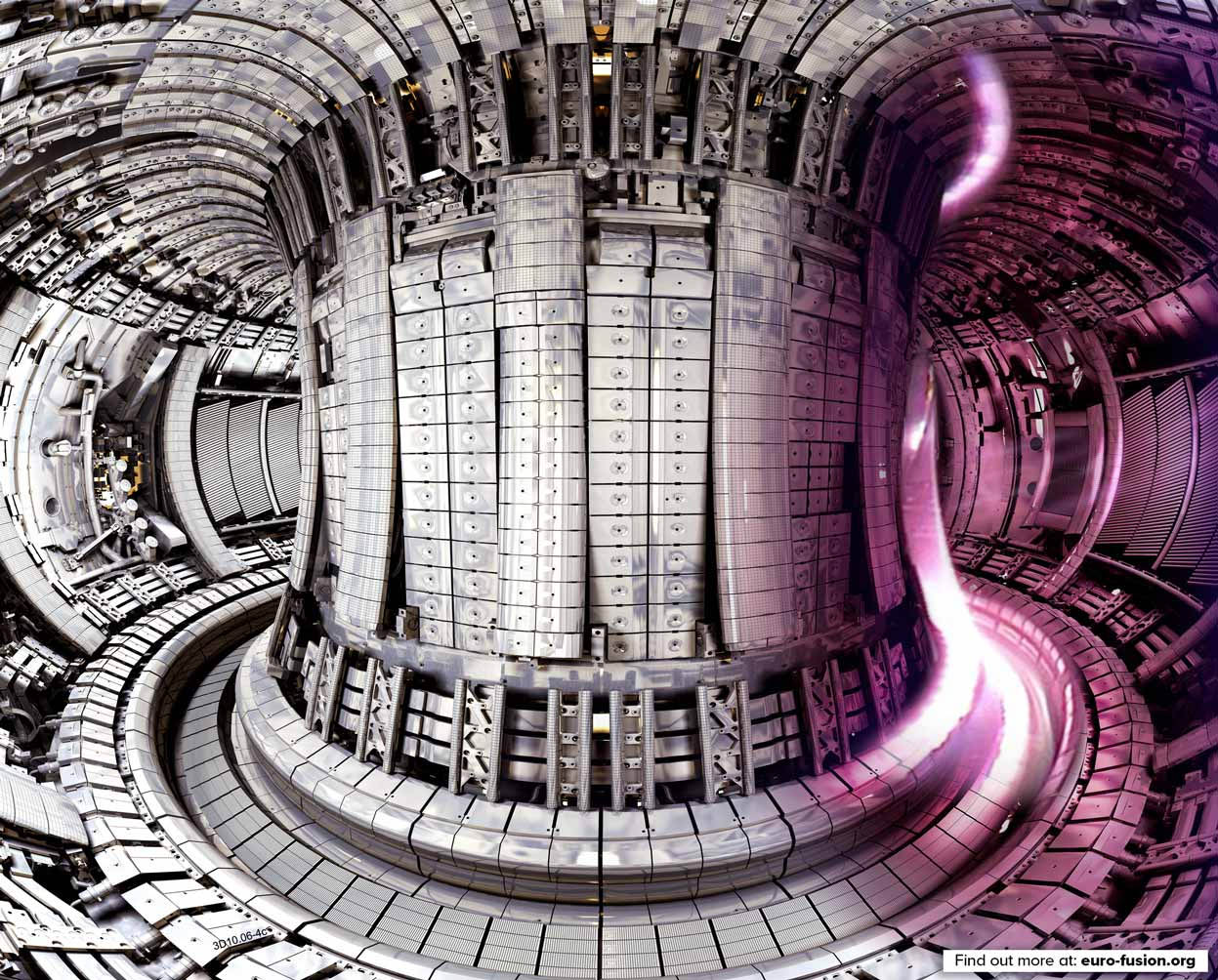 図）核融合実験炉「JET」