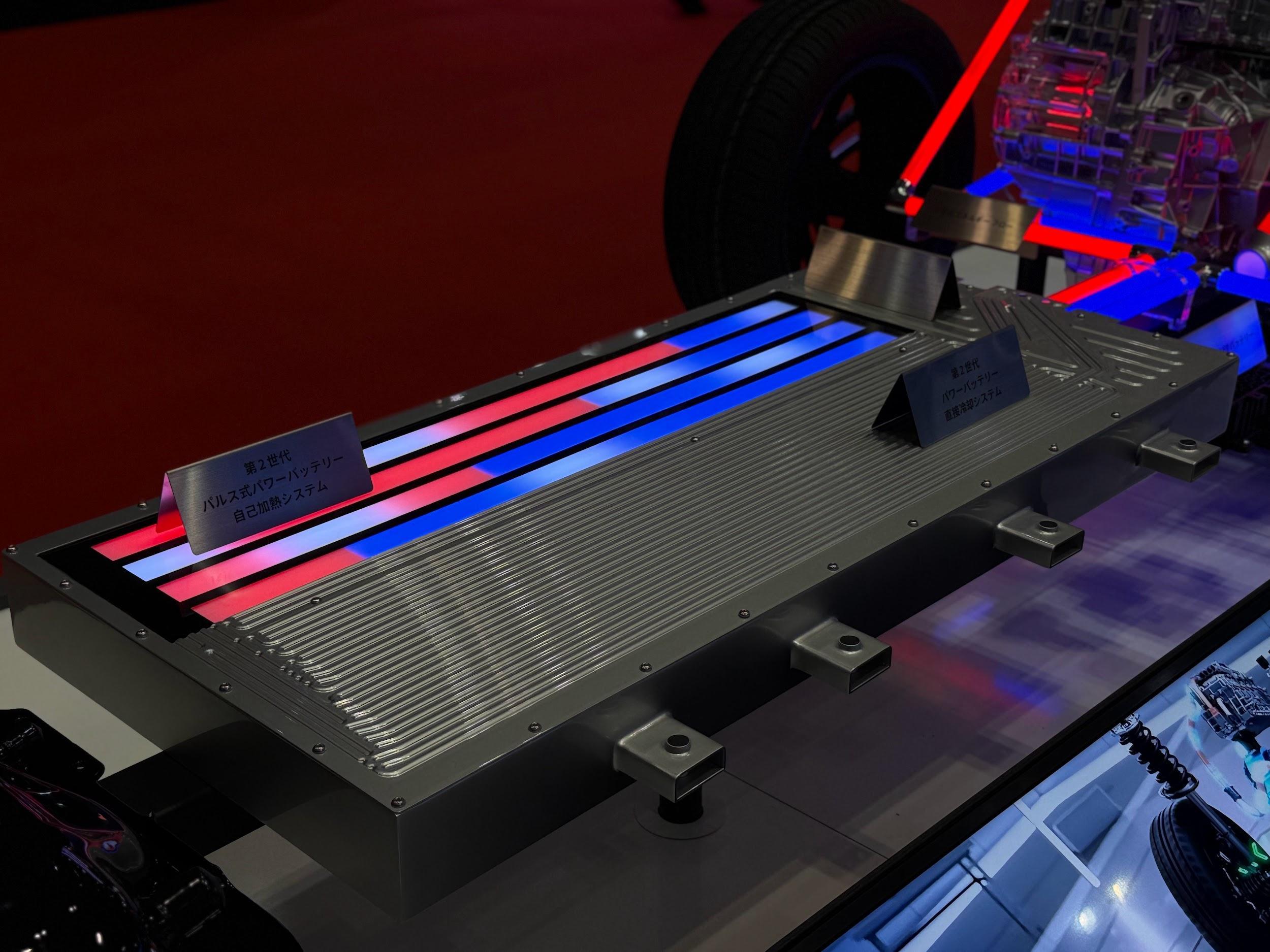 写真）BYD　ブレードバッテリー（展示用）