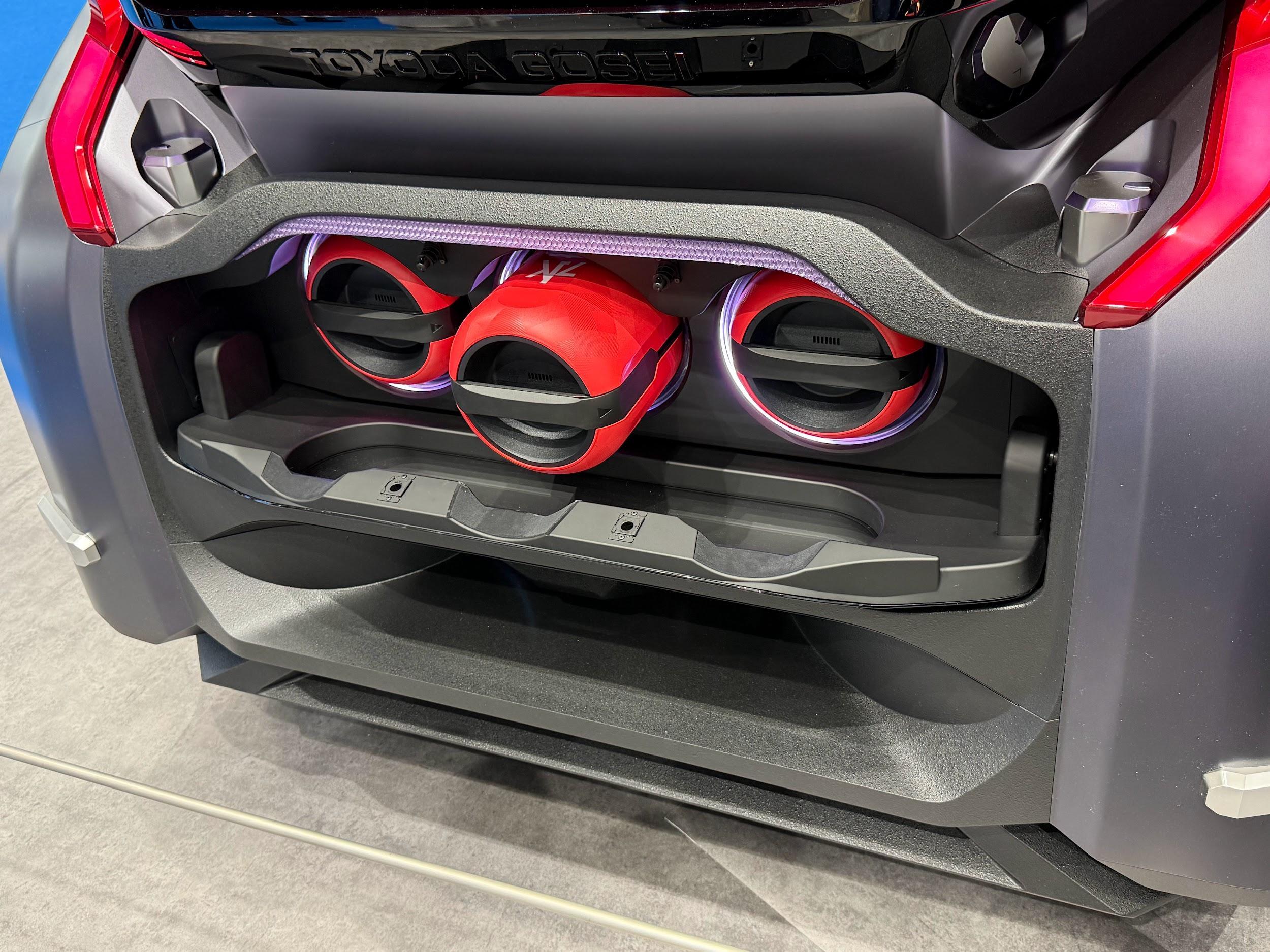 写真）ポータブル水素カートリッジ式燃料電池車、「FLESBY HY-CONCEPT（フレスビ― ハイ-コンセプト）」の水素カートリッジ搭載部